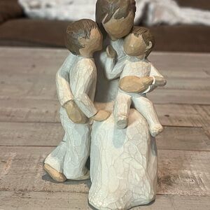 Demdaco Willow Tree Quitely Sculpture - Cream and Tan
